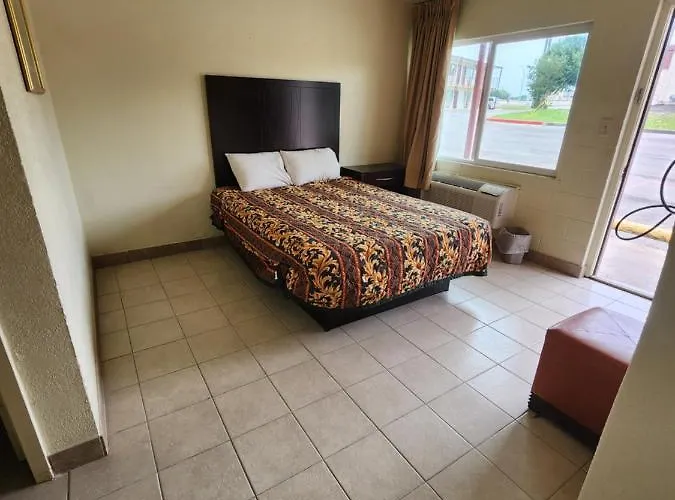 Hometown Inn And Suites