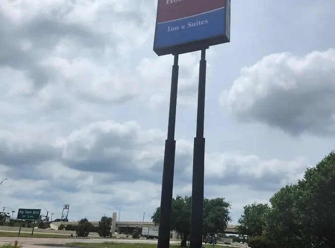 Hometown Inn And Suites